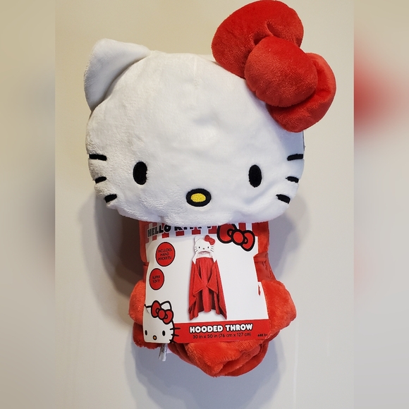 Hello Kitty Other - 161. NWT - Hello Kitty Hooded Throw W/ Pockets